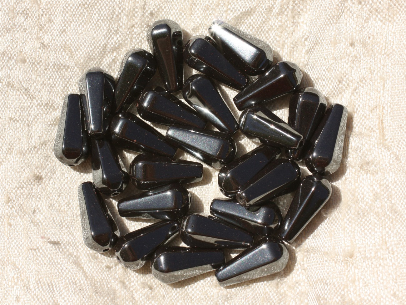 Fil 39cm 23pc env - Perles de Pierre - Hématite Gouttes facettées 16x8mm 