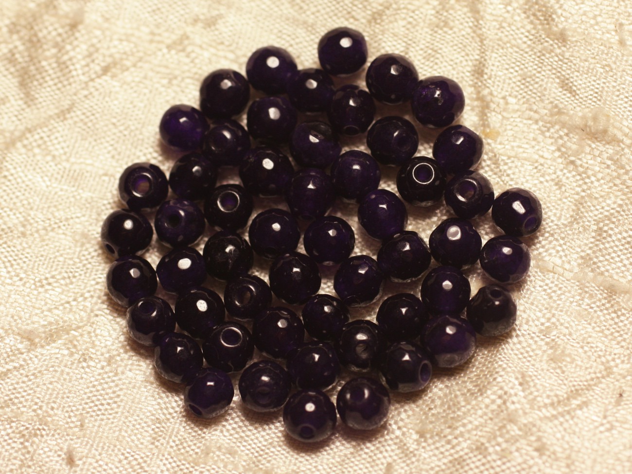 Fil 39cm 64pc env - Perles de Pierre - Jade Boules Facettées 6mm Violet 