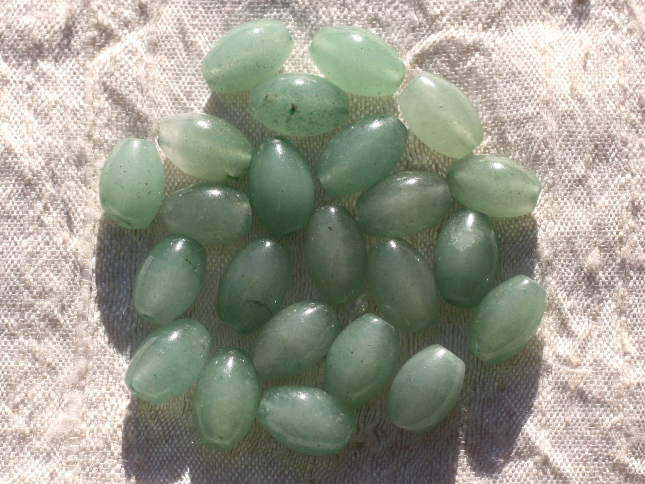 Fil 39cm 37pc env - Perles de Pierre - Aventurine Verte Olives 10x8mm 