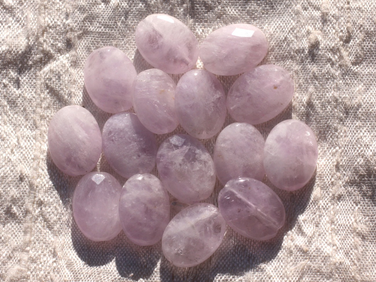 Fil 39cm 23pc env - Perles de Pierre - Améthyste Lavande Ovales Facettés 16x12mm 