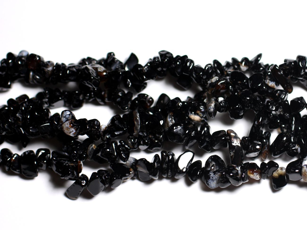 Fil 89cm 270pc env - Perles de Pierre - Onyx noir Rocailles Chips 5-10mm 