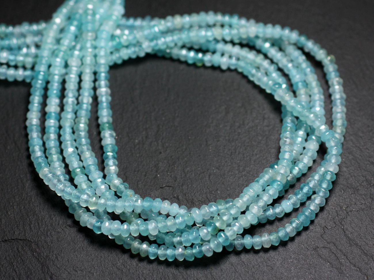 Fil 39cm - Perles de Pierre - Jade Rondelles Facettées 4x2mm Bleu clair turquoise 