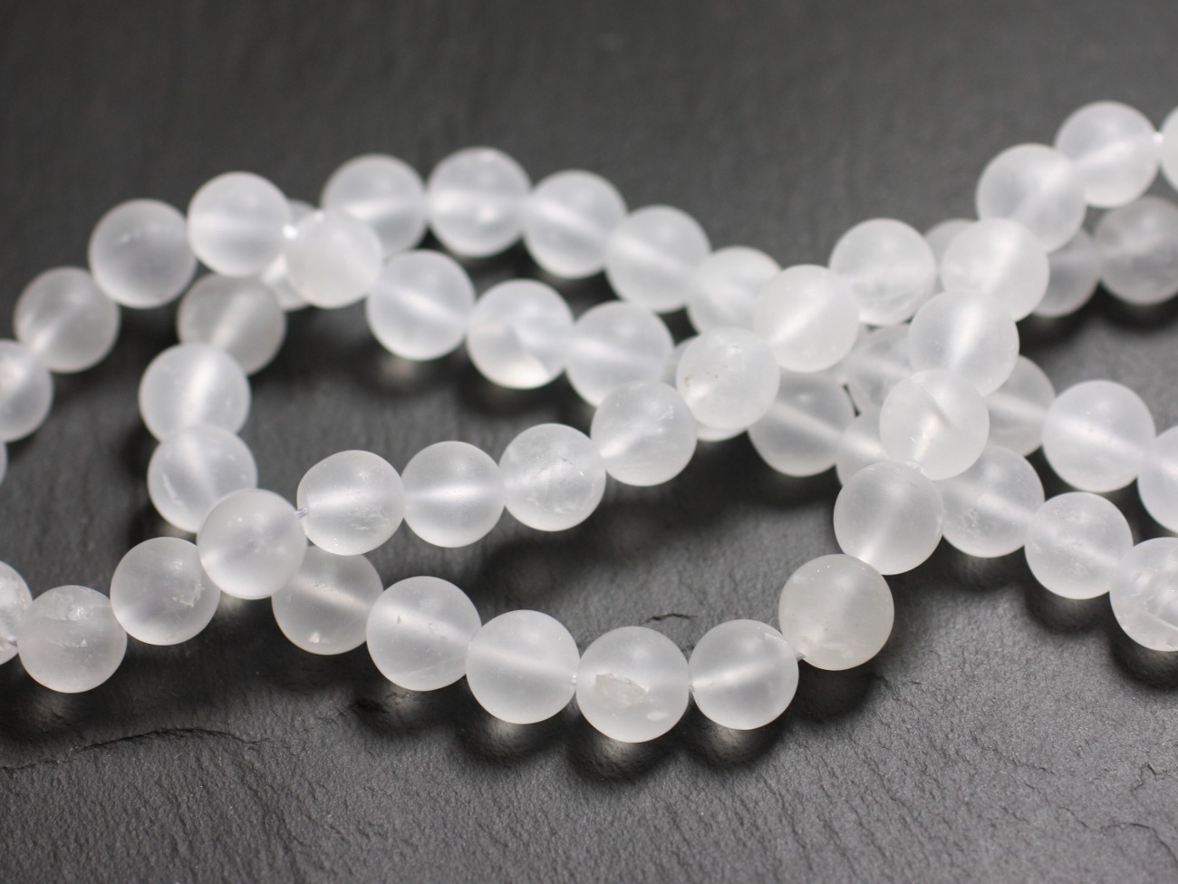 Fil 39cm 46pc env - Perles de Pierre - Cristal de Roche Quartz Mat Boules 8mm 