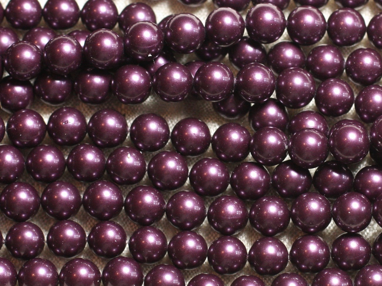 1 Fil 39cm - Perles de Nacre Boules 8mm Violet Aubergine 