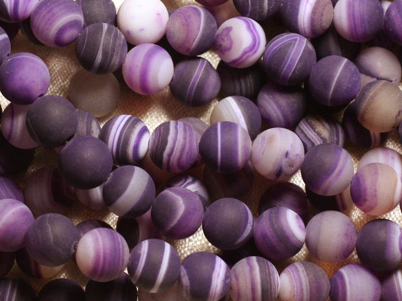 1 Fil 39cm Perles de Pierre - Agate Violette Boules 10mm Mat 