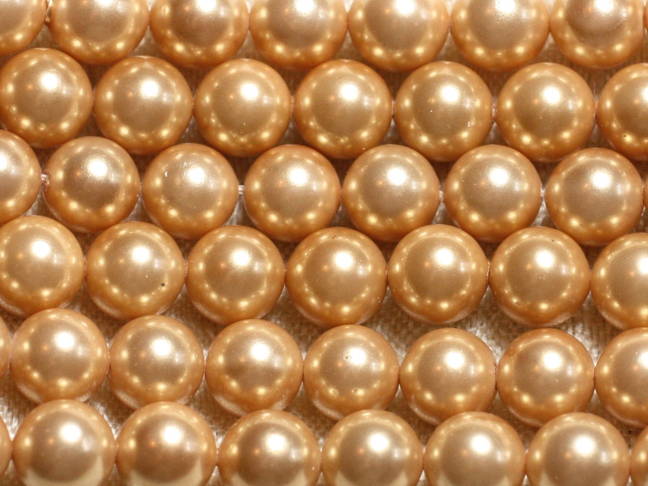 1 Fil 39cm - Perles de Nacre Boules 8mm Jaune Doré 