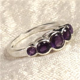 N122 - 925 Silver Ring and Stone - Faceted Amethyst Rounds 2.5 - 4.5mm 