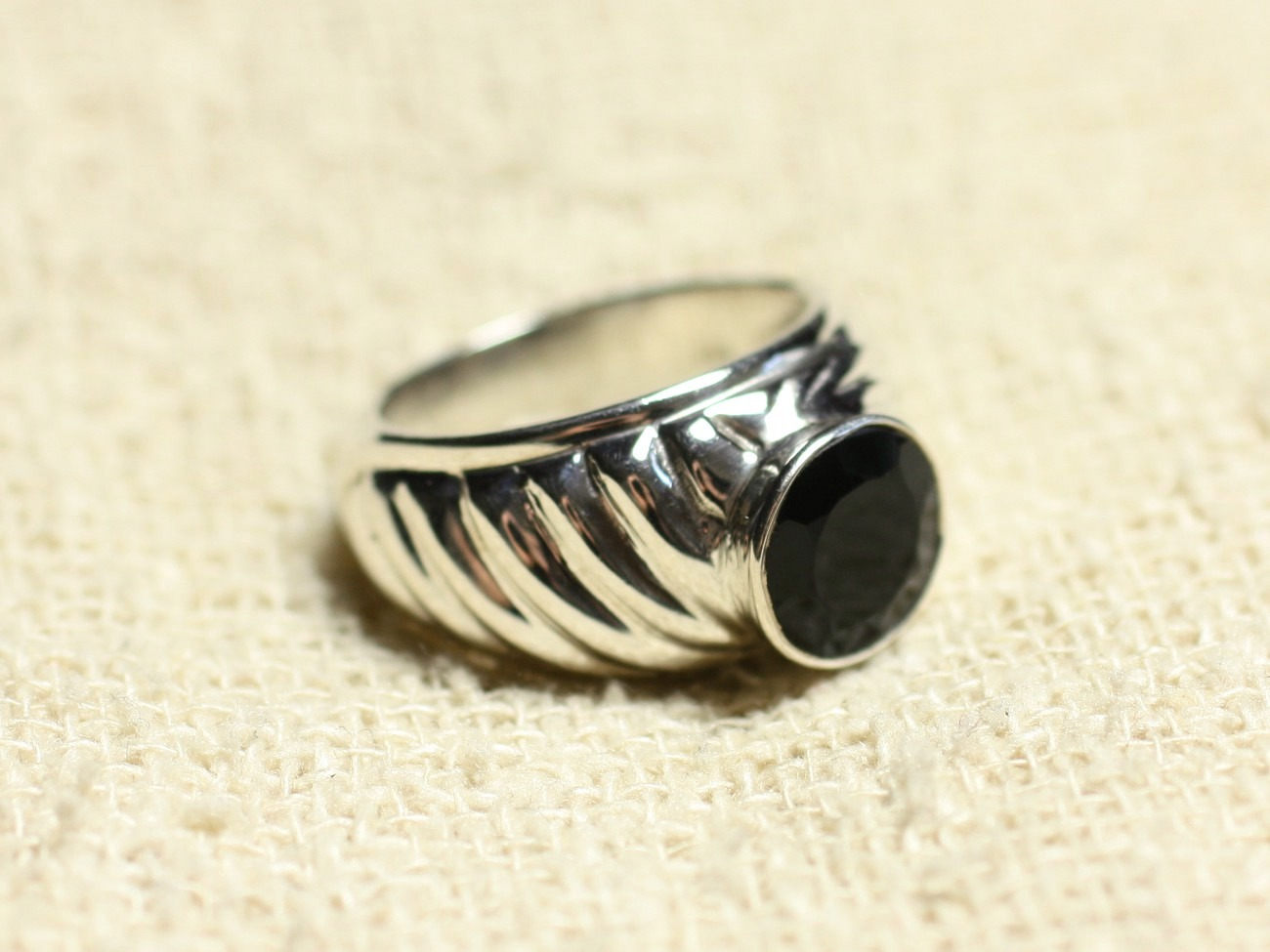 N121 - Bague Argent 925 et Pierre - Onyx Noir Rond Facetté 9mm 