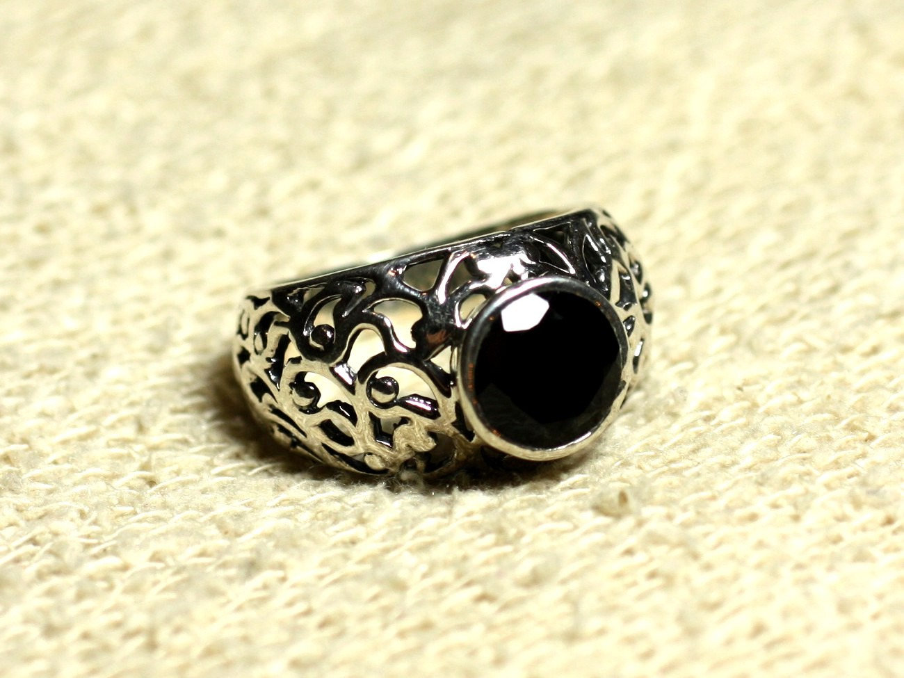 N112 - Bague Argent 925 et Pierre Filigrane Arabesques - Onyx Noir Rond Facetté 8mm 