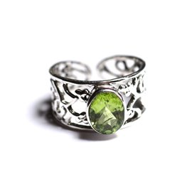 N224 - 925 Silver and Stone Ring - Faceted Peridot Oval 9x7mm 