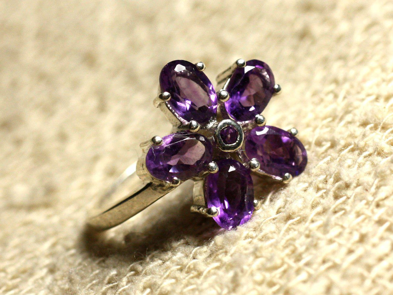 N113 - Bague Argent massif 925 et Pierre - Améthyste Facettée Fleur 15mm 