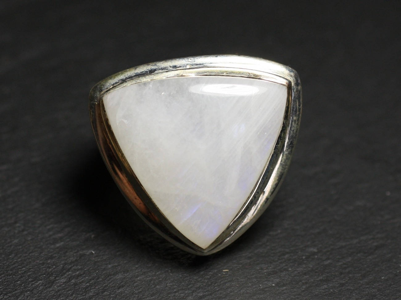 N347 - Bague Argent 925 et Pierre de Lune Triangle 25mm 