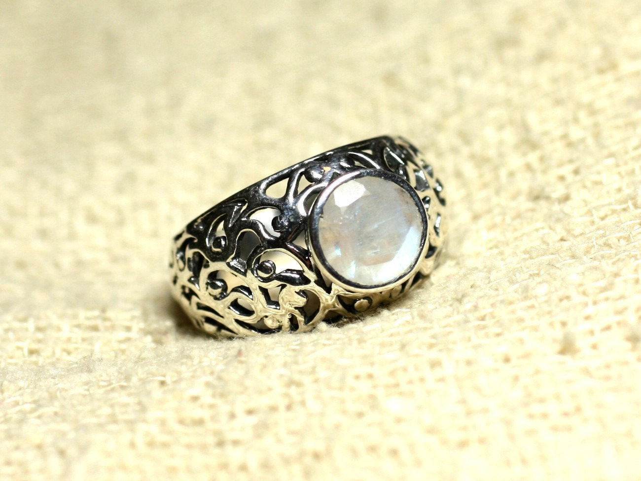 N112 - Bague Argent 925 Filigrane Arabesques - Pierre de Lune Rond Facetté 8mm 