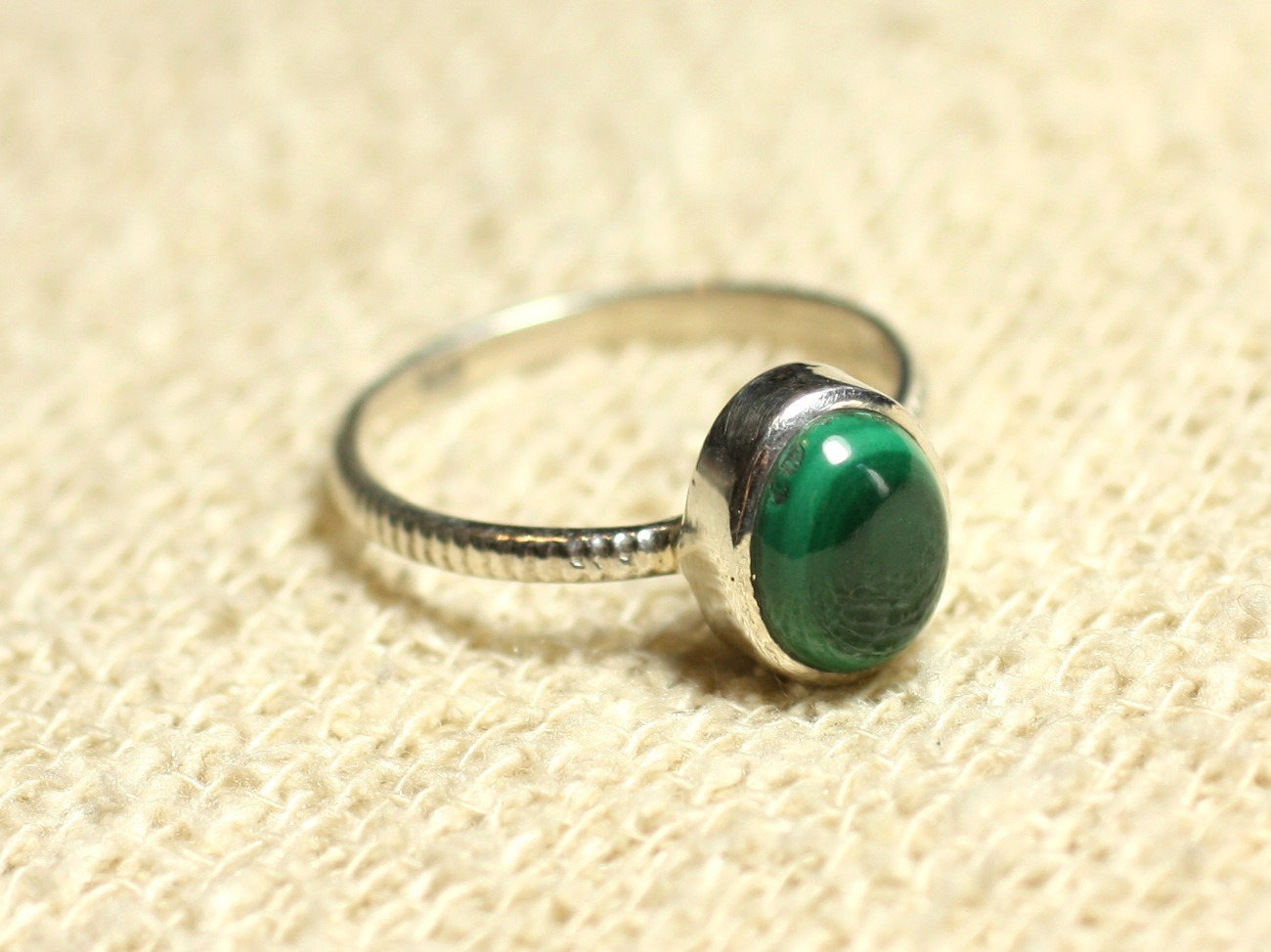 N225 - Bague Argent 925 et Pierre semi précieuse - Malachite Ovale 9x7mm 