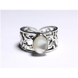 N224 - 925 Silver Ring and Iridescent White Mother-of-Pearl Oval 9x7mm 