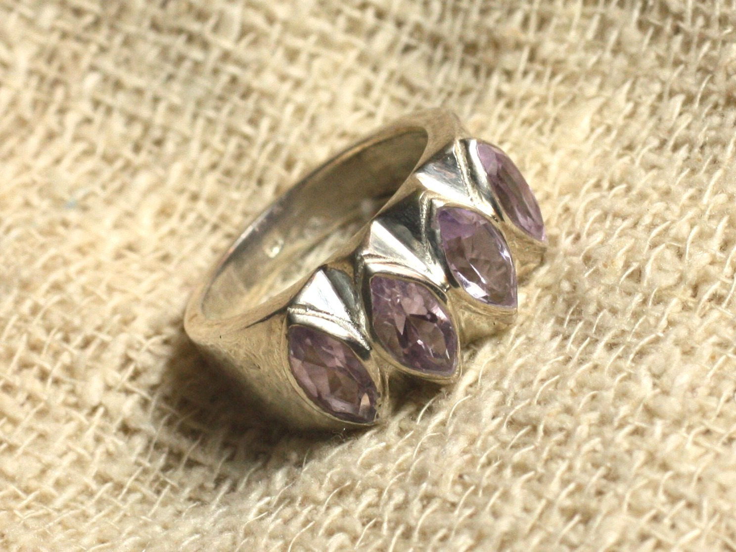 N230 - Bague Argent 925 et Pierres - Améthyste Facettée Marquises 8x4mm T54 