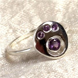 N226 - 925 Silver and Stone Ring - Faceted Amethyst Round 2-4mm 