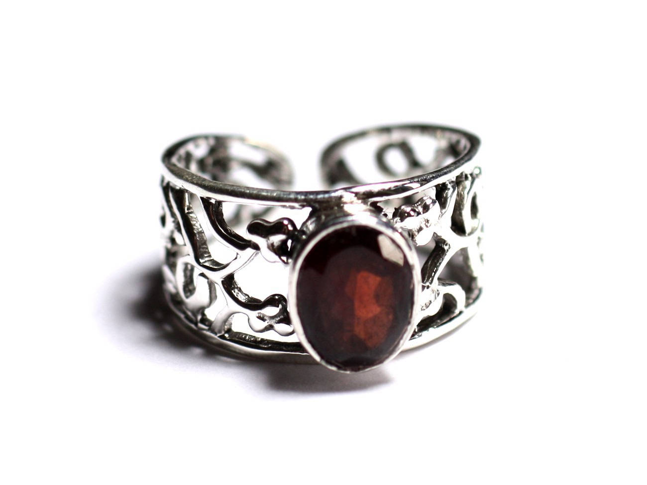 N224 - Bague Argent 925 et Pierre - Grenat Facetté Ovale 9x7mm 