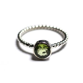 N231 - 925 Sterling Silver and Stone Ring - Faceted Peridot 6mm Twist ring 