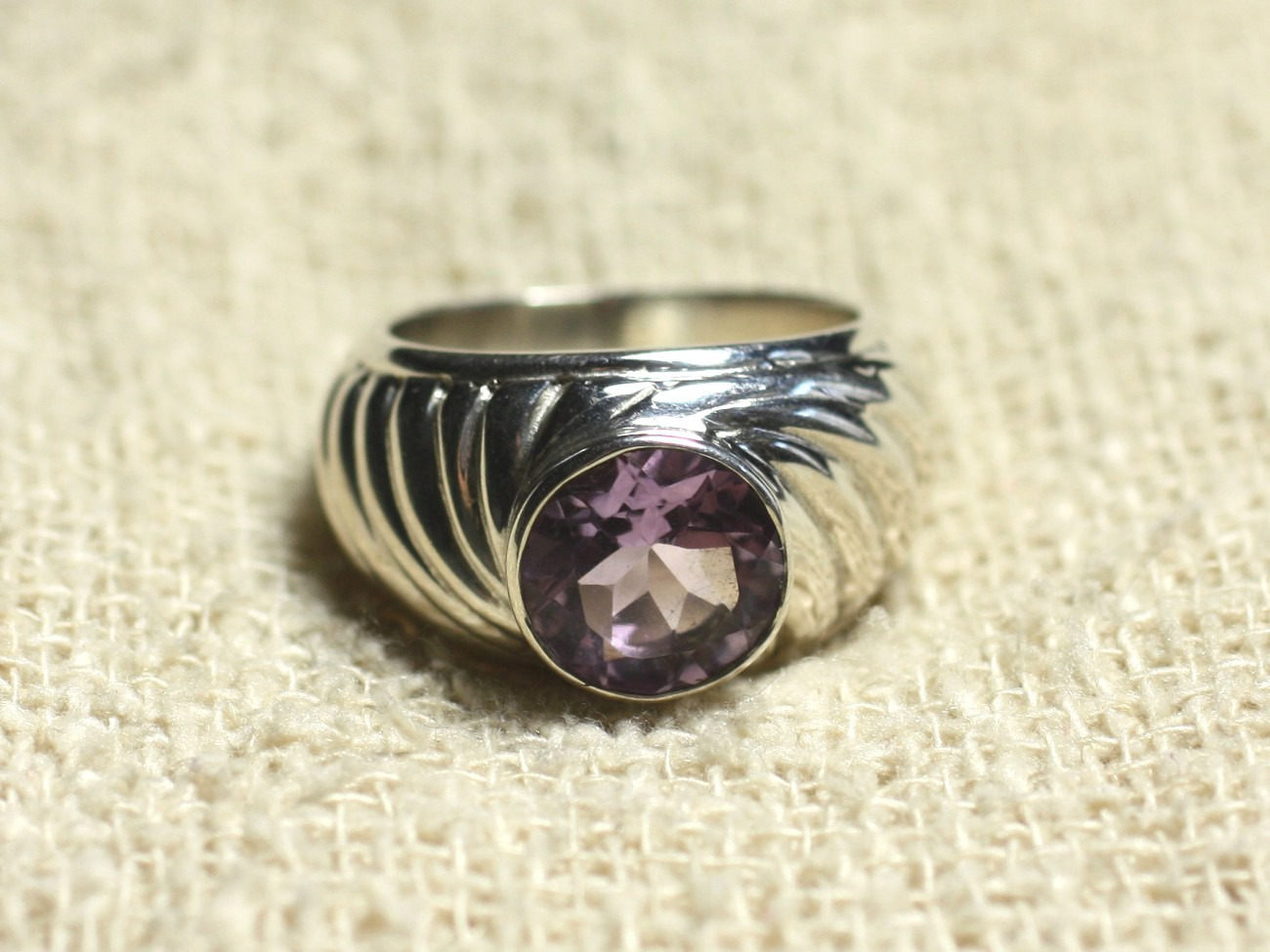 N121 - Bague Argent 925 et Pierre - Améthyste Facettée Rond 9mm 