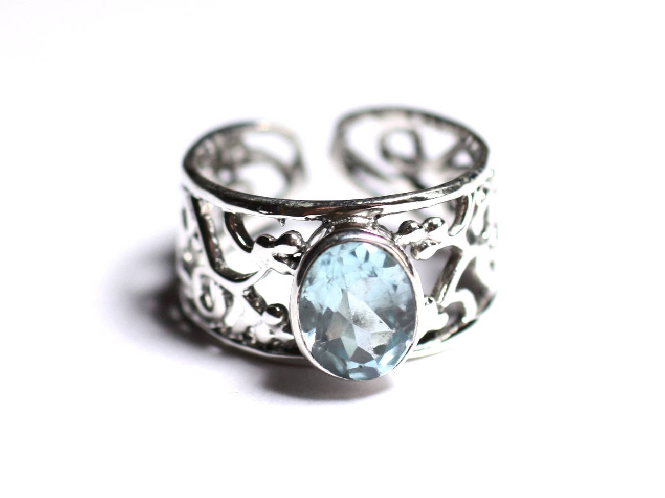 N224 - Bague Argent 925 et Pierre - Topaze Bleue Ovale Facetté 9x7mm 