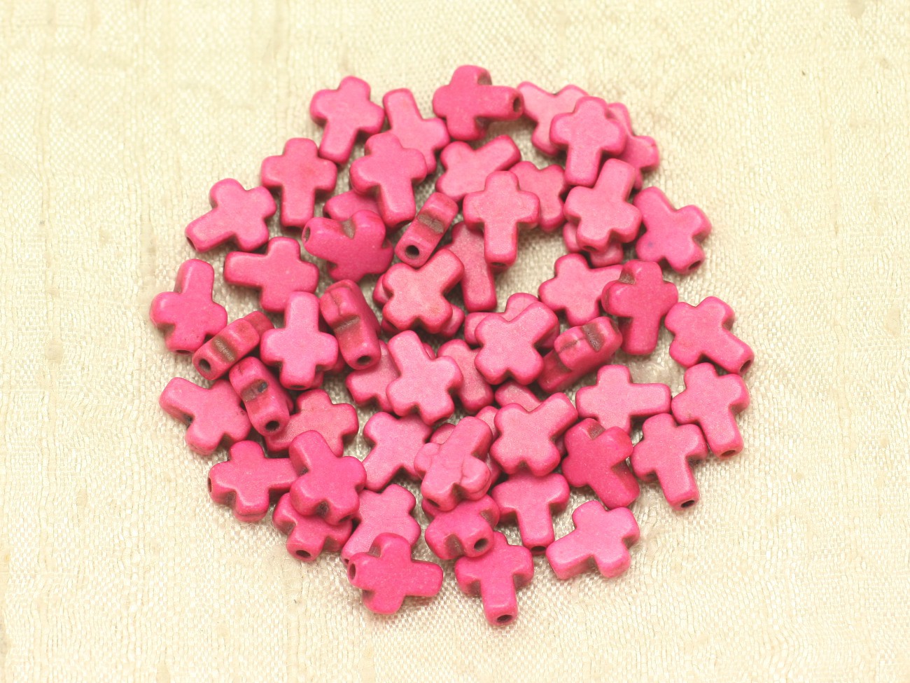 Fil 39cm 38pc env - Perles Pierre Turquoise Synthèse Reconstituée Croix 10x8mm Rose Fluo