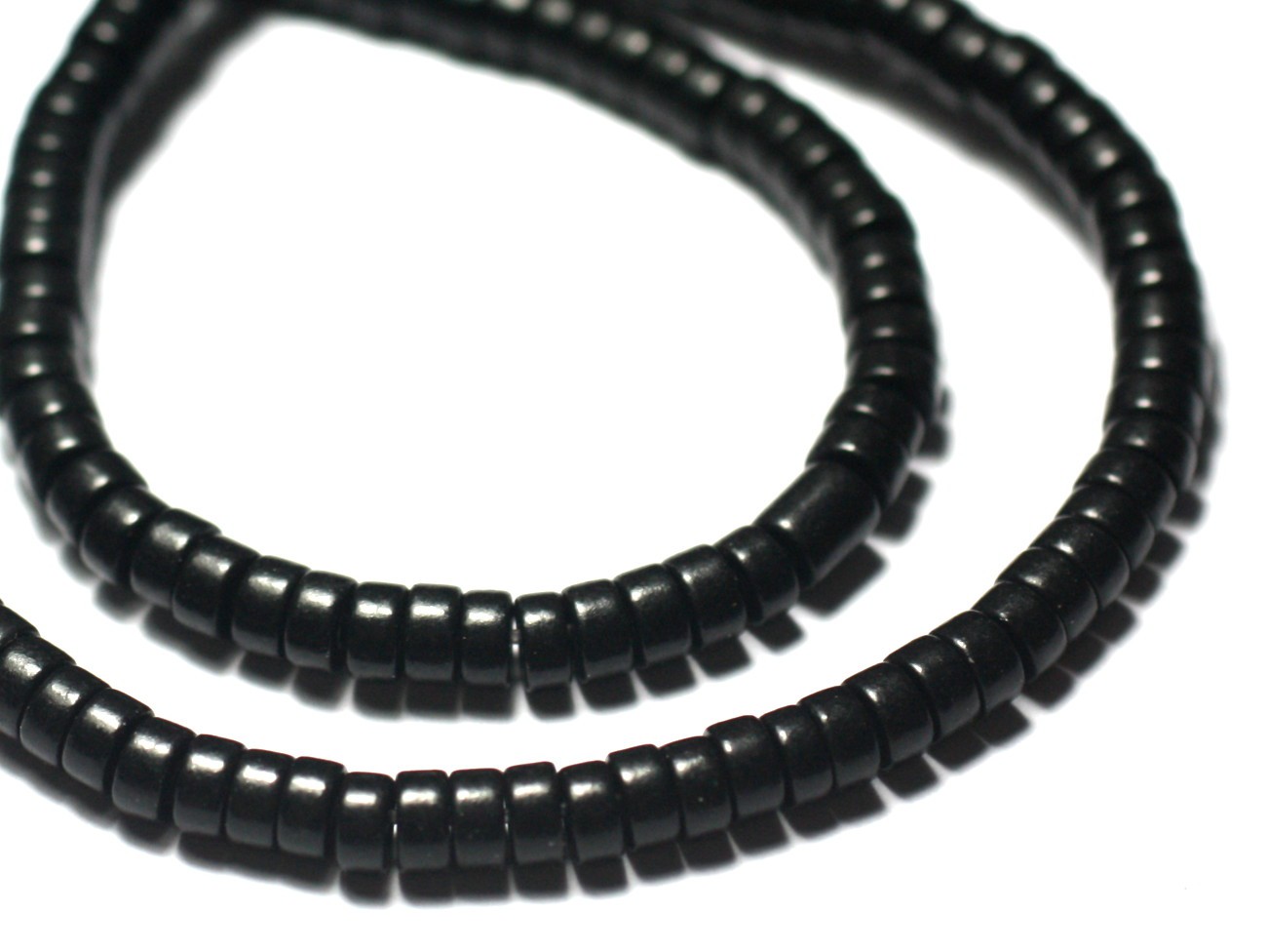 Fil 39cm 180pc env - Perles de Pierre Turquoise Synthèse Rondelles Heishi 4x2mm Noir