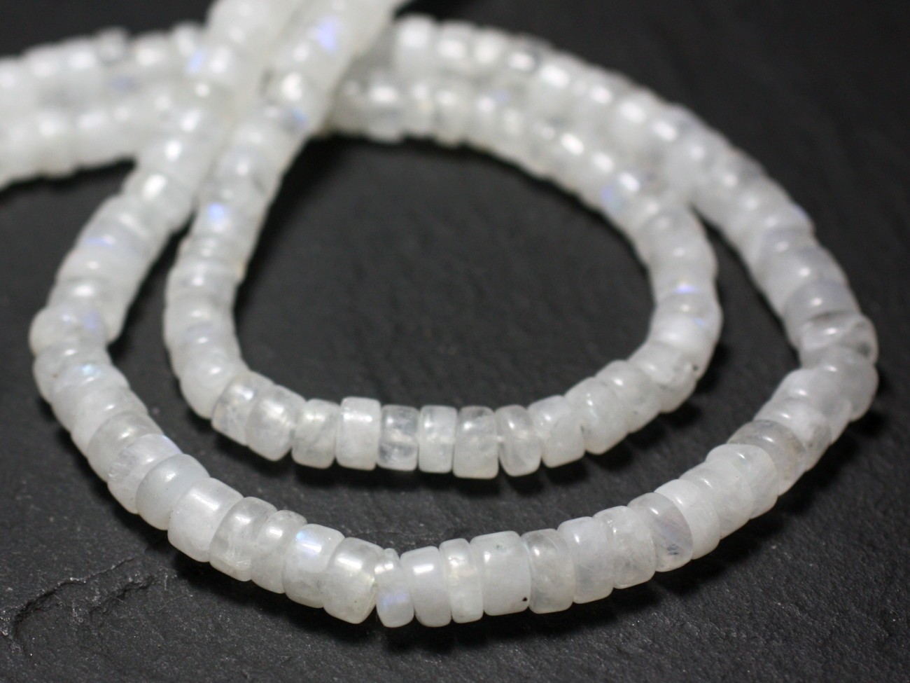 10pc - Perles Pierre de Lune Blanche Arc en Ciel - Rondelles Heishi 5-8mm - 7427039730358