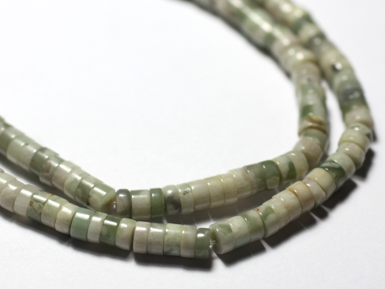 Fil 39cm 190pc env - Perles de Pierre - Jade Paix Vert Blanc Rondelles Heishi 4x2mm
