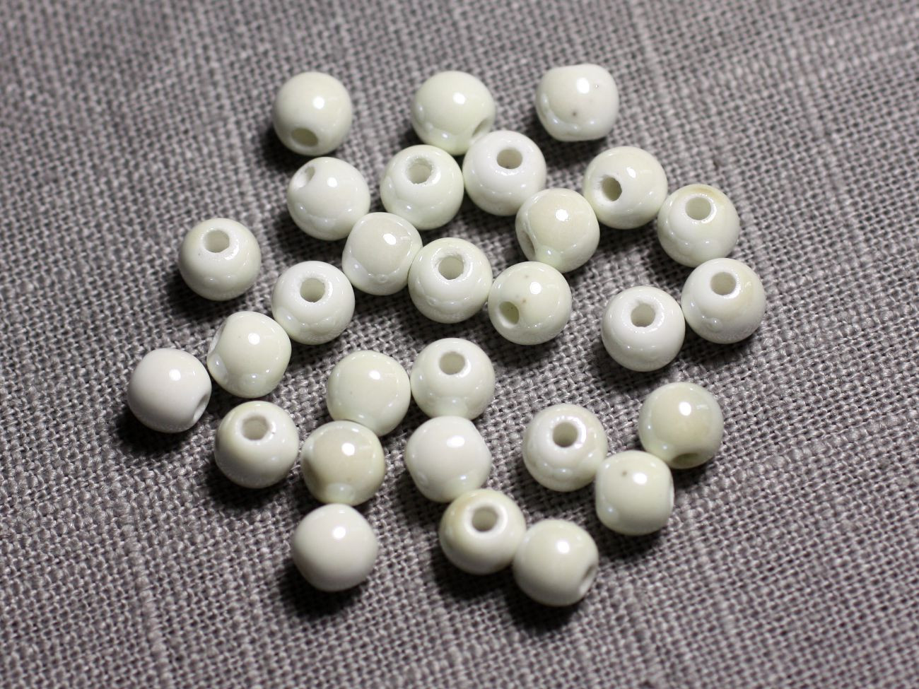 20 Stück - Porzellan Keramikperlen Kugeln 6mm Weiß - 7427039737760