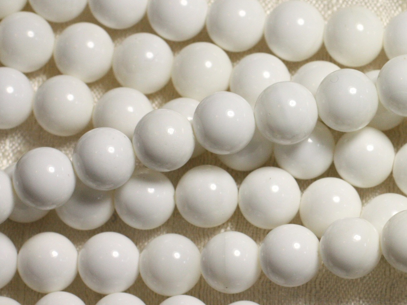 2Stk - Undurchsichtige weiße Perlmuttperlen 14mm - 4558550039040 