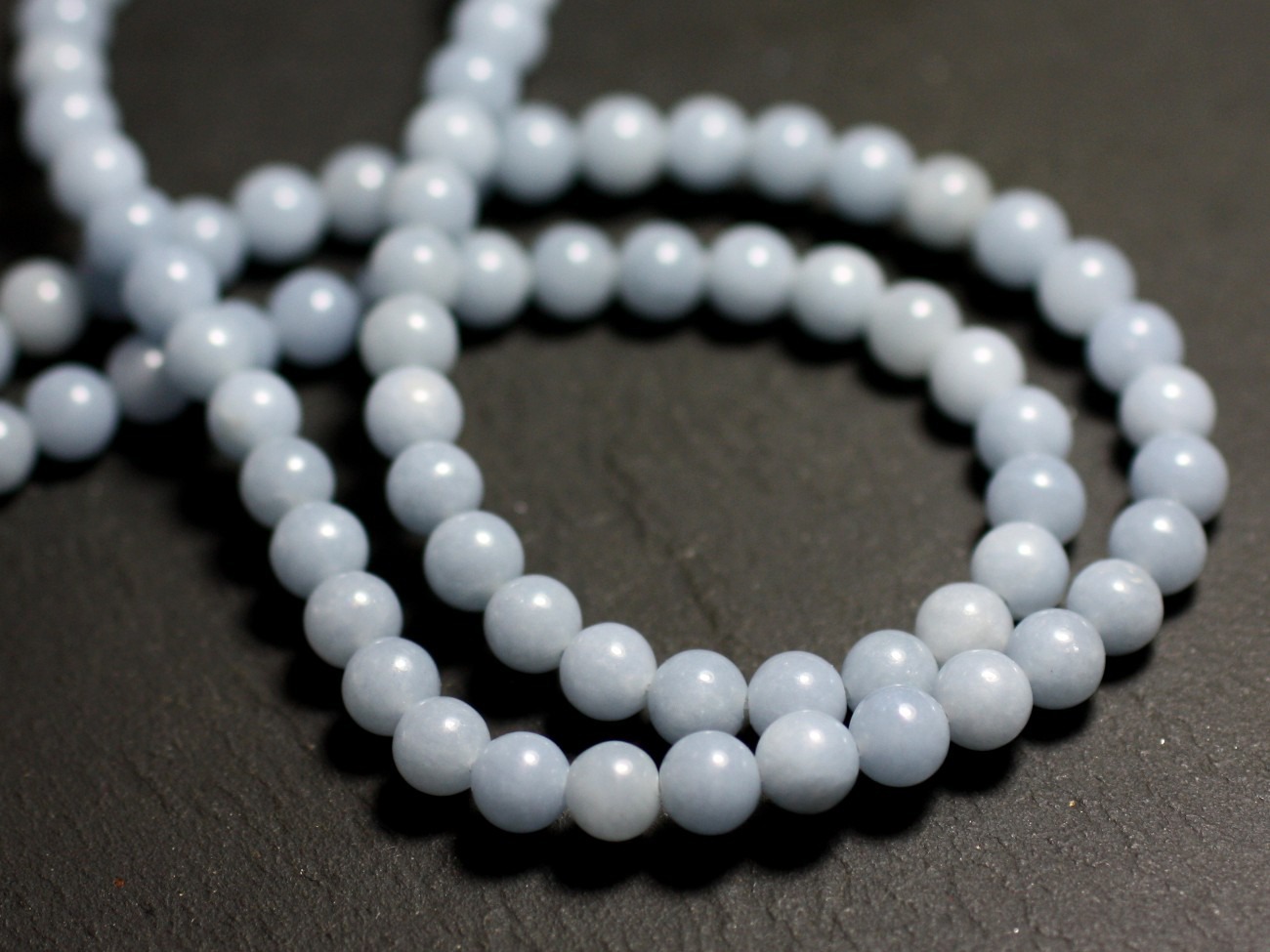 Fil 39cm 70pc env - Perles de Pierre - Angélite Boules 6mm 