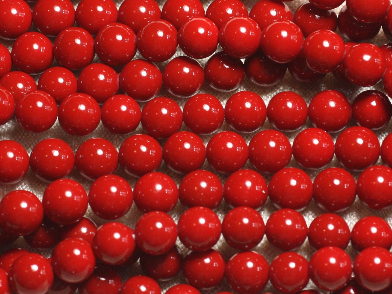 Fil 39cm 63pc env - Perles Nacre Boules 6mm Rouge vif Cerise