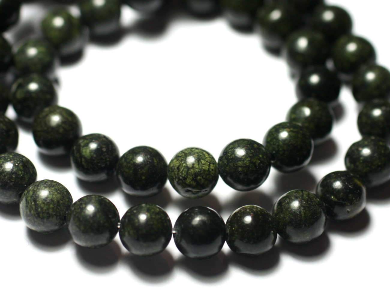 Thread 39cm approx 46pc - Stone Beads - Serpentine Balls 8mm